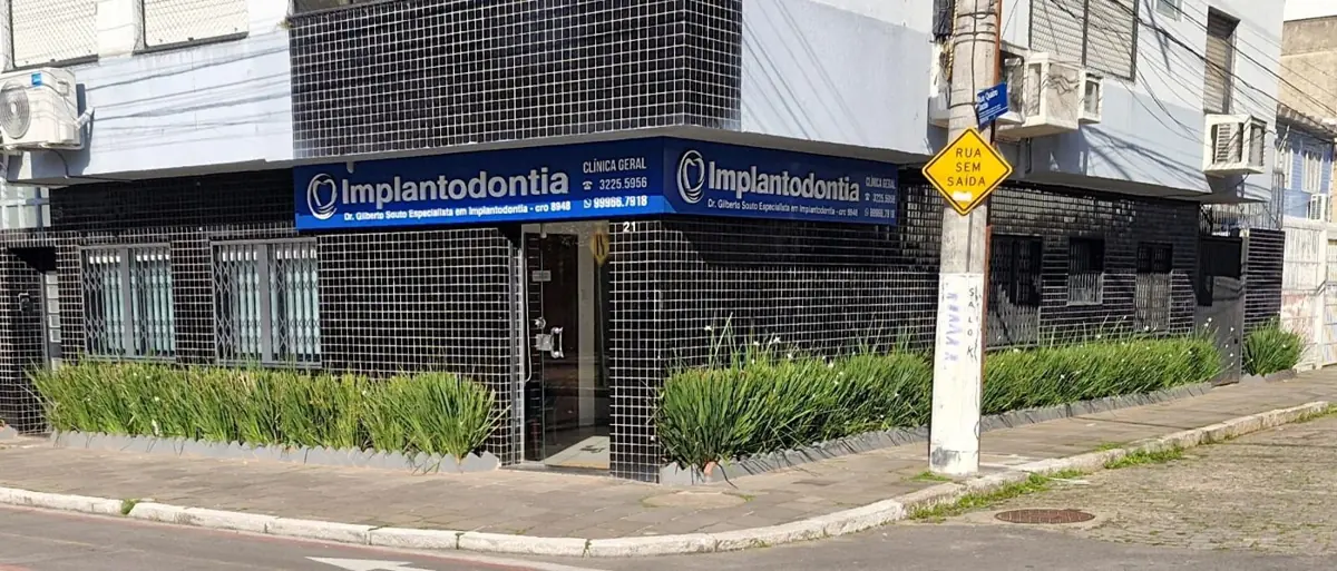 Fachada da clínica na Av. Getúlio Vargas, 21